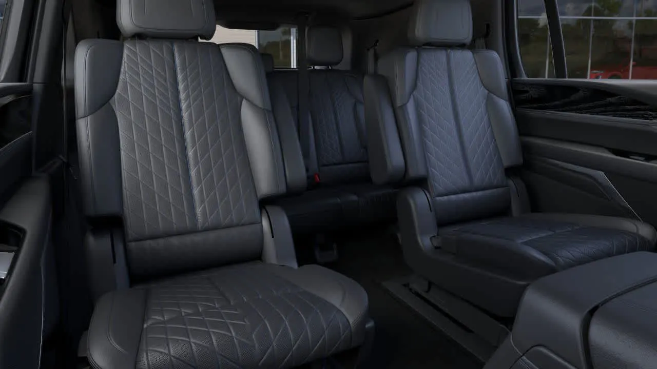 PREMIUM SUV image 3